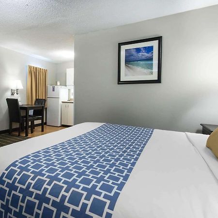 Suburban Extended Stay Hotel Naval Base Area Warrington Bagian luar foto