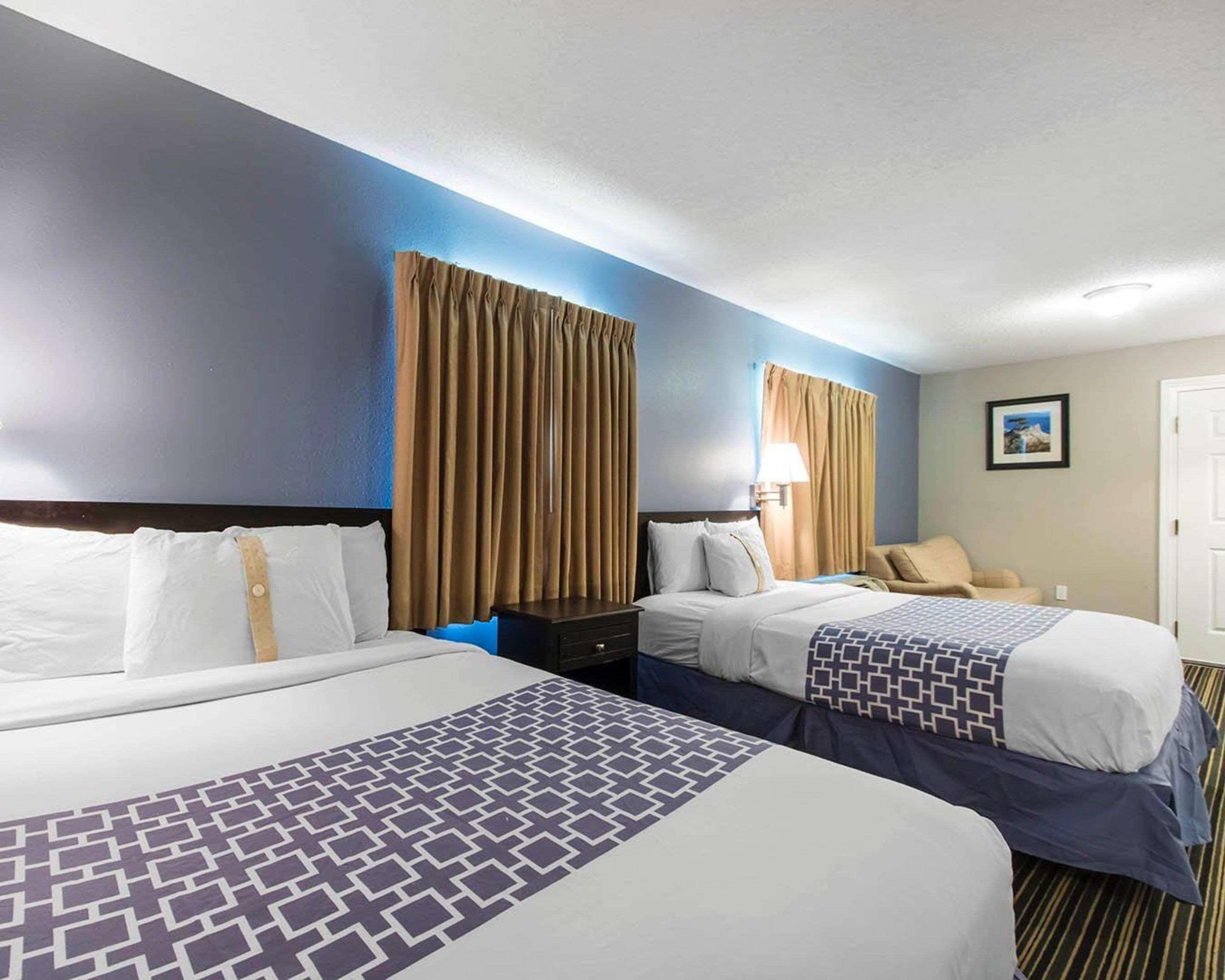 Suburban Extended Stay Hotel Naval Base Area Warrington Bagian luar foto