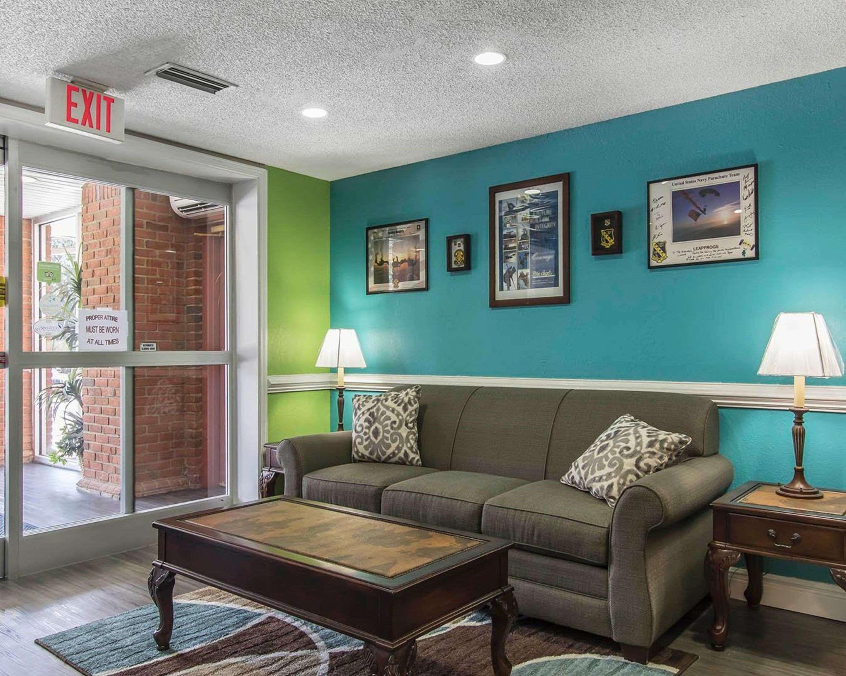 Suburban Extended Stay Hotel Naval Base Area Warrington Bagian luar foto