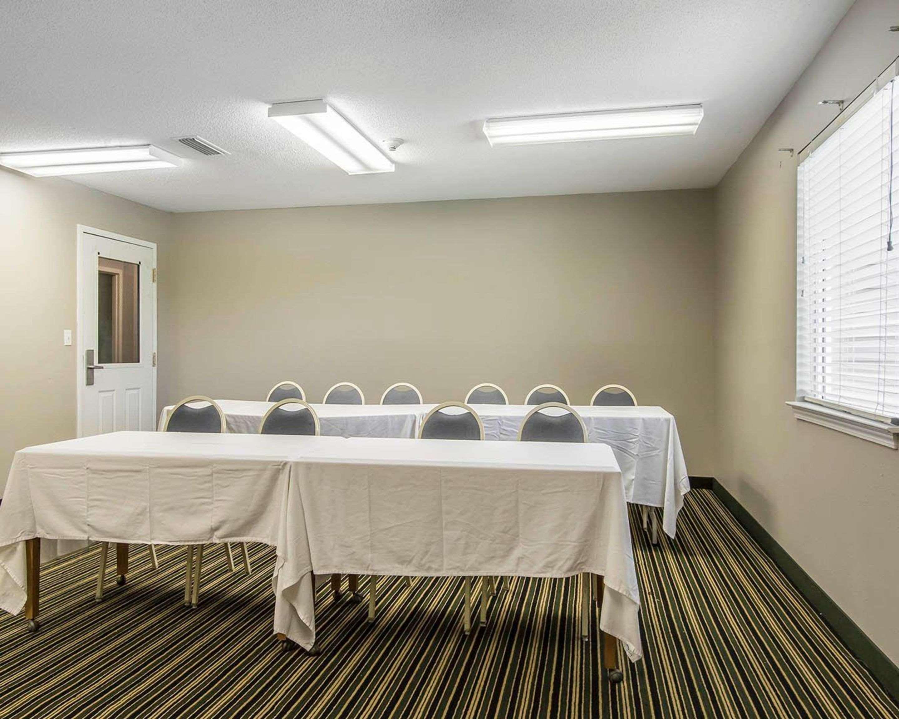 Suburban Extended Stay Hotel Naval Base Area Warrington Bagian luar foto