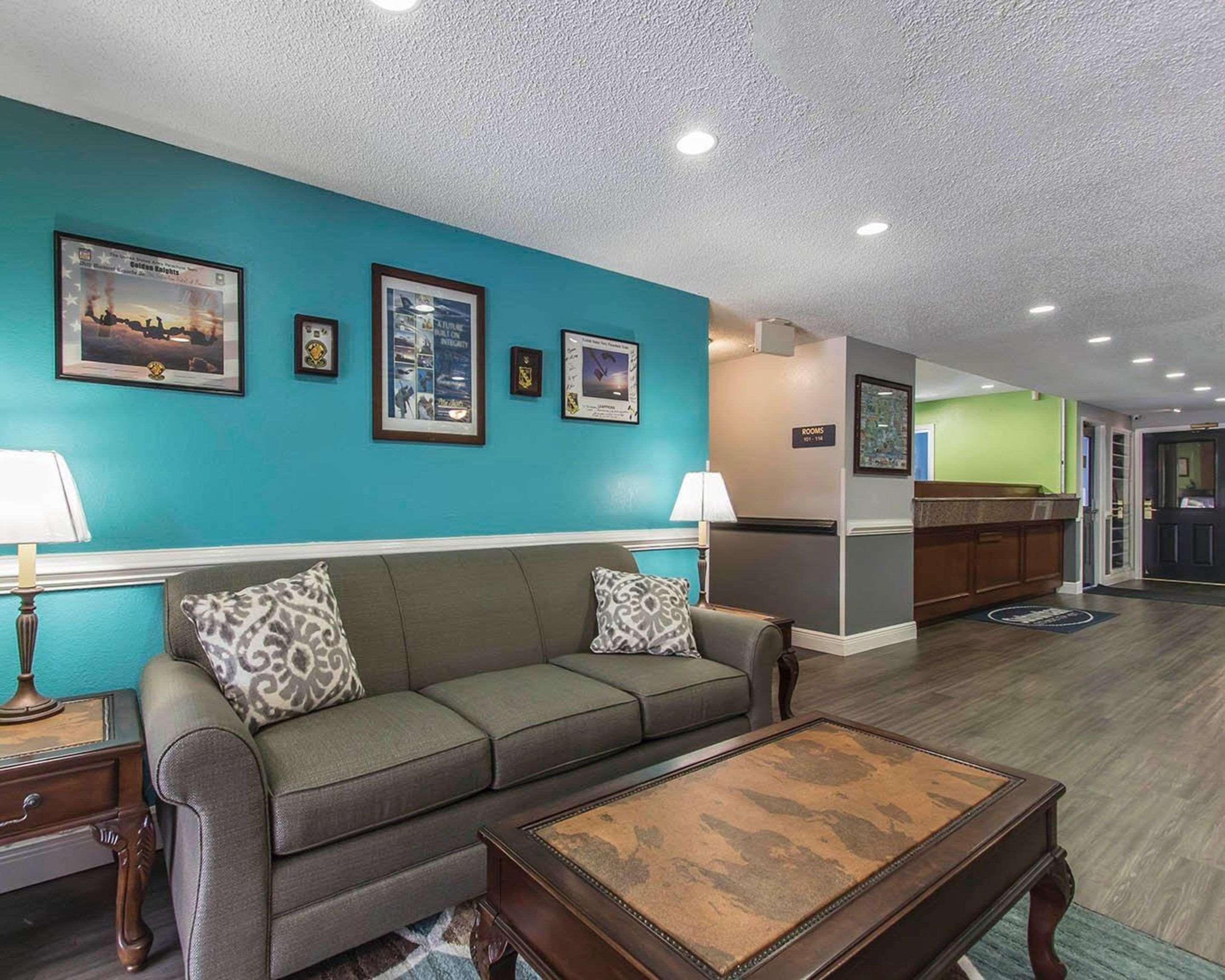 Suburban Extended Stay Hotel Naval Base Area Warrington Bagian luar foto