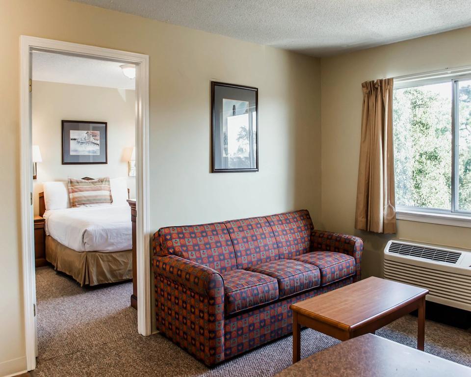 Suburban Extended Stay Hotel Naval Base Area Warrington Bagian luar foto