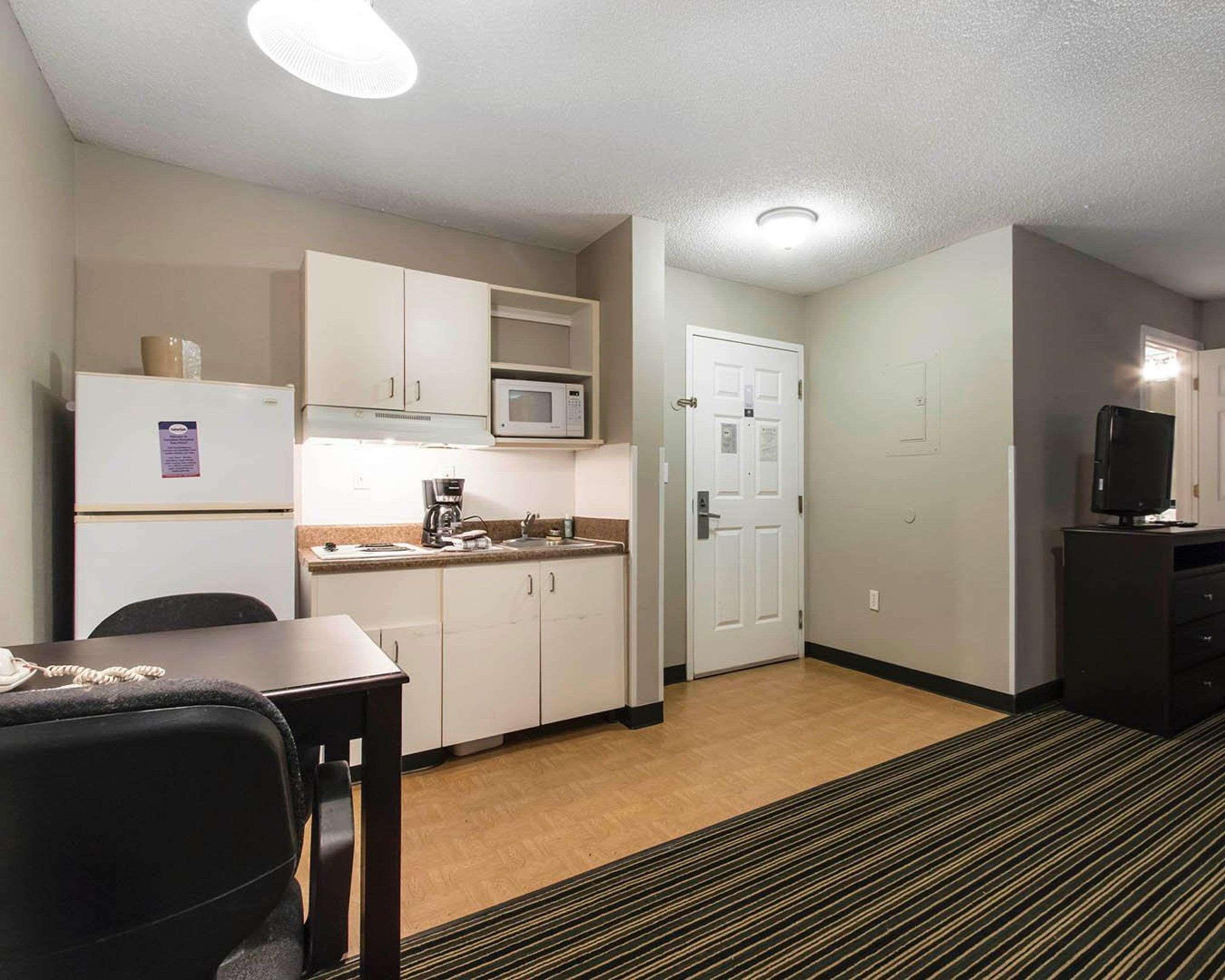 Suburban Extended Stay Hotel Naval Base Area Warrington Bagian luar foto