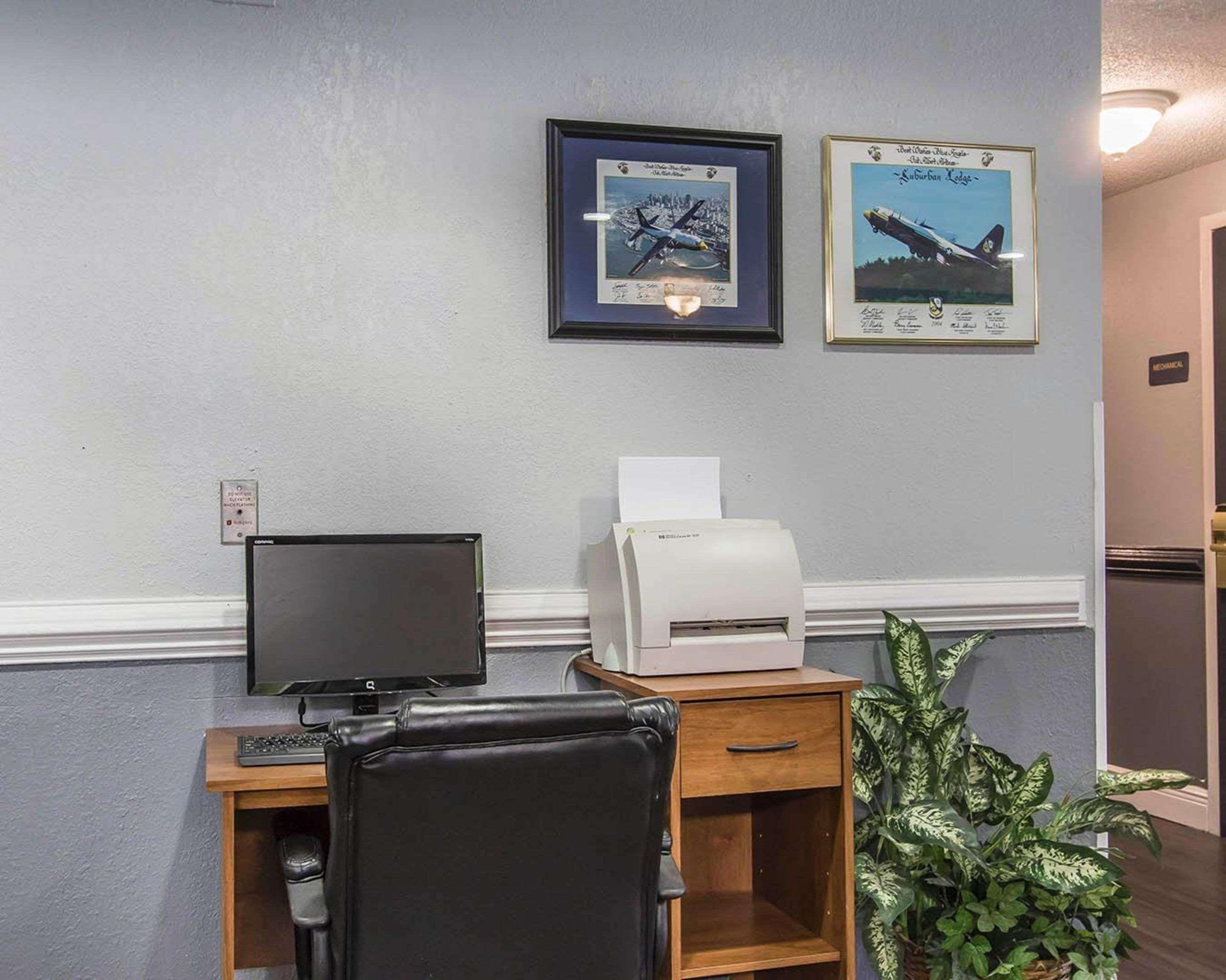 Suburban Extended Stay Hotel Naval Base Area Warrington Bagian luar foto