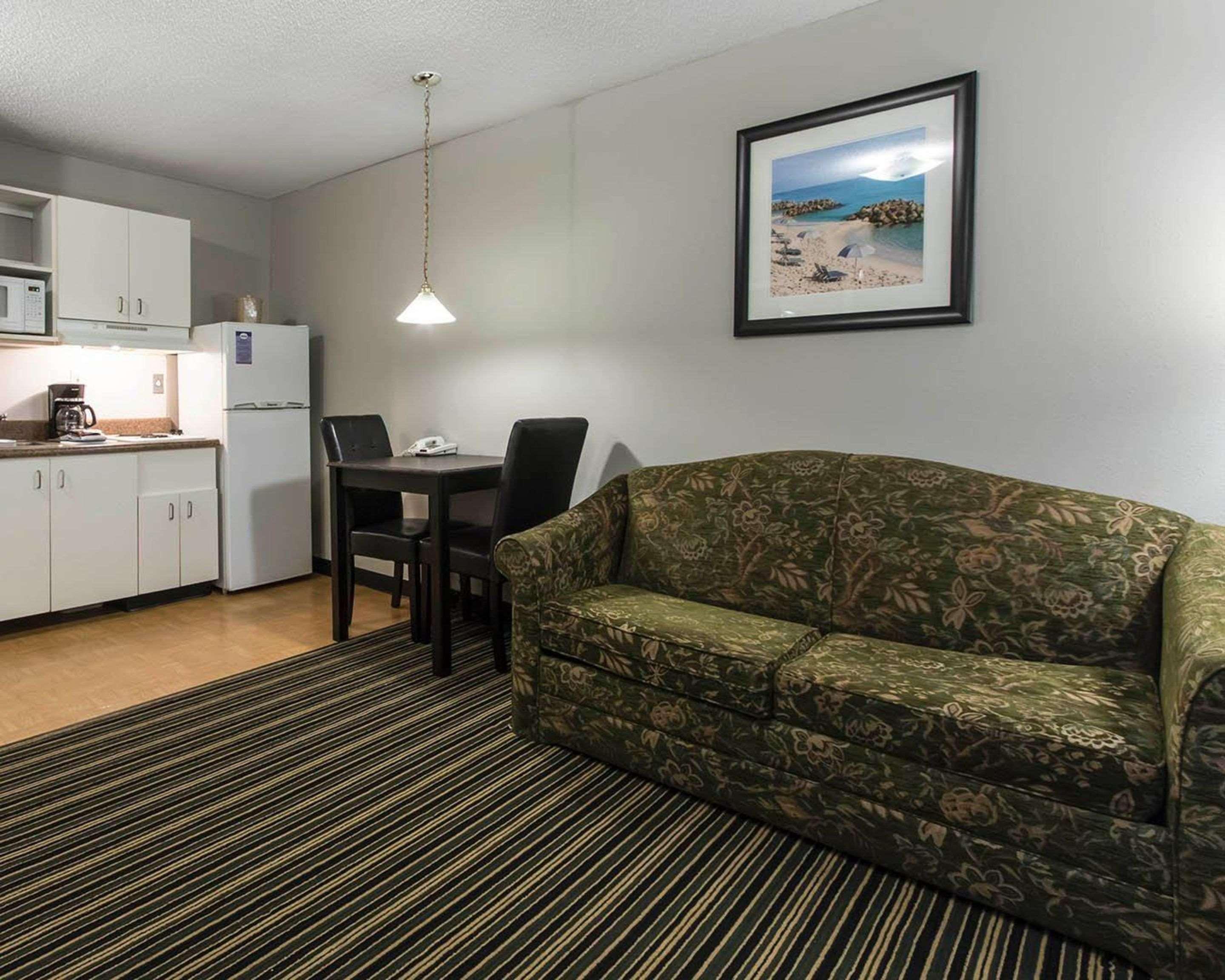 Suburban Extended Stay Hotel Naval Base Area Warrington Bagian luar foto