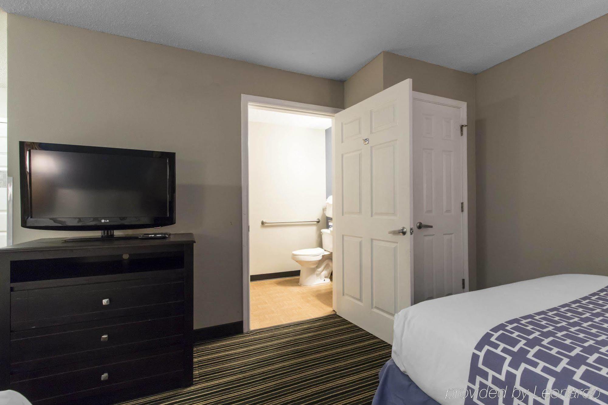 Suburban Extended Stay Hotel Naval Base Area Warrington Bagian luar foto